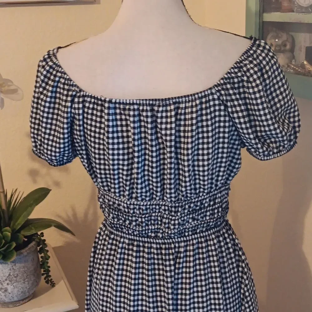 Monteau Los Angeles Checked Dress. Cottagecore. Peasant. Gingham - Picture 7 of 12